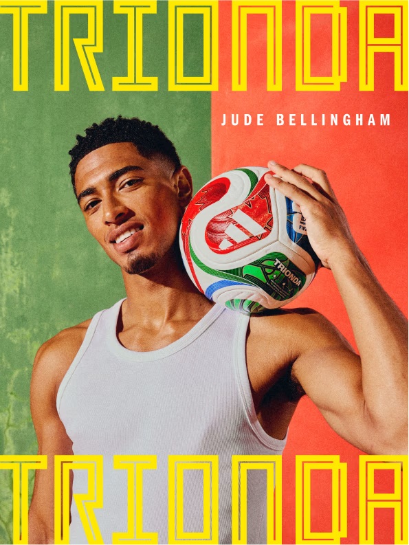 Jude Bellingham mit dem offiziellen WM-Ball